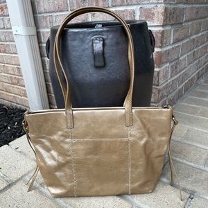 Hobo Shoulder bag Gold